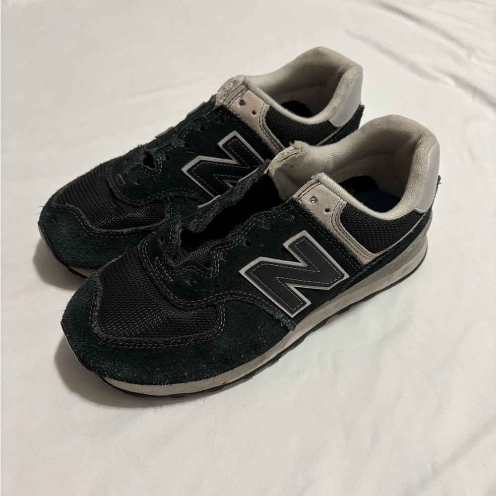 Women’s New Balance Classic 574 Black and Grey Size 9 WL574EB No Laces